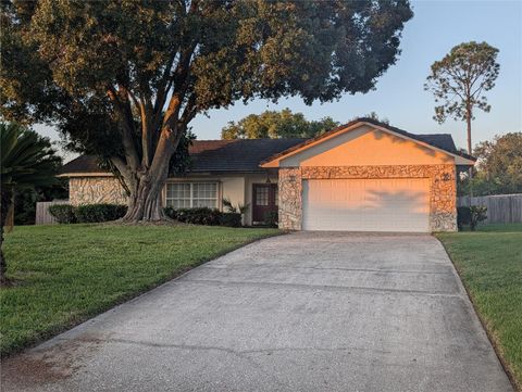 A home in WINTER HAVEN