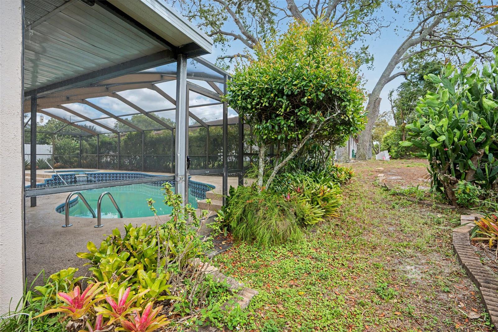 FOREST LAKE ESTATES - Residential