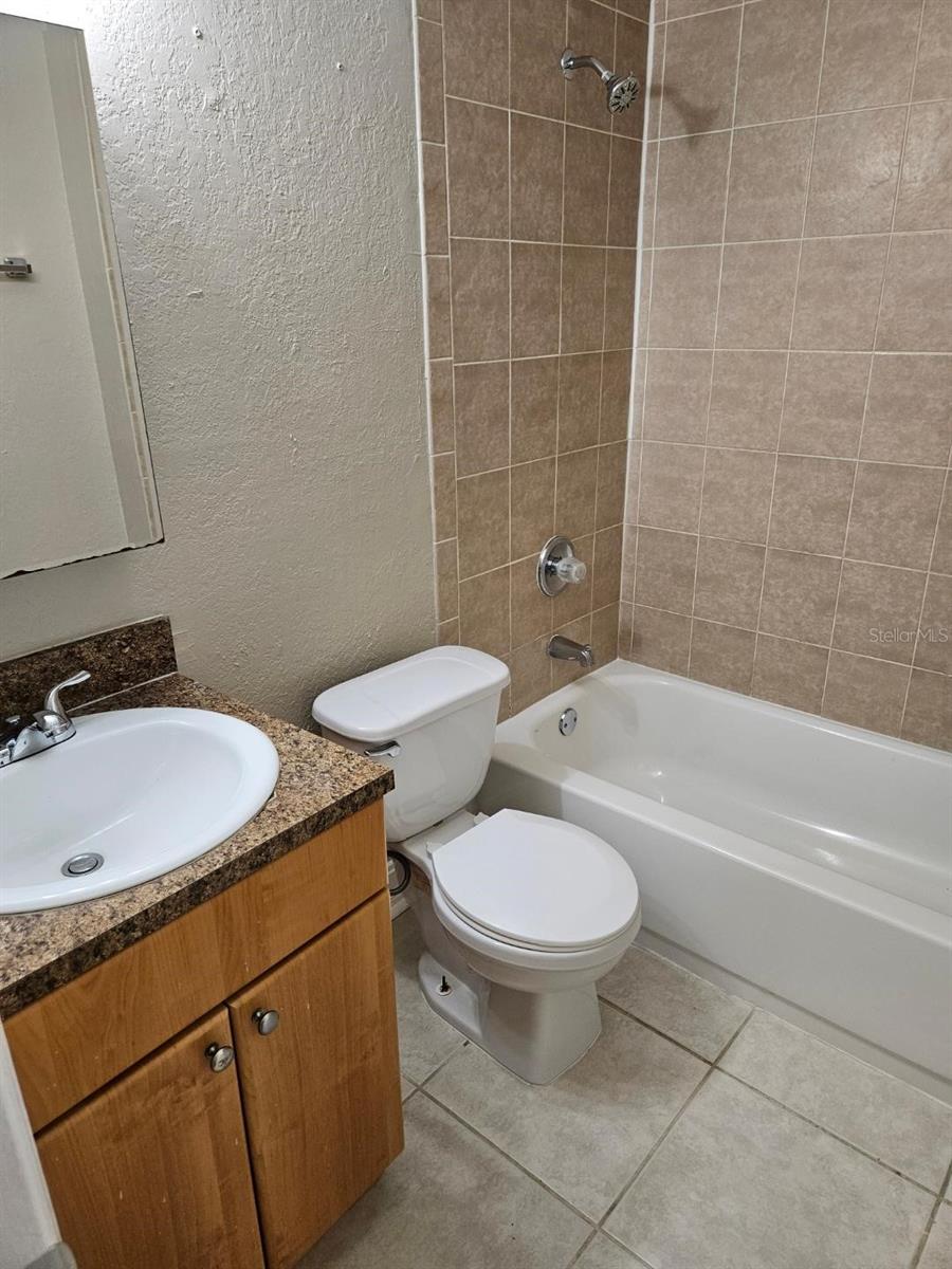 GLENDALE VILLAS A CONDO - Residential Lease
