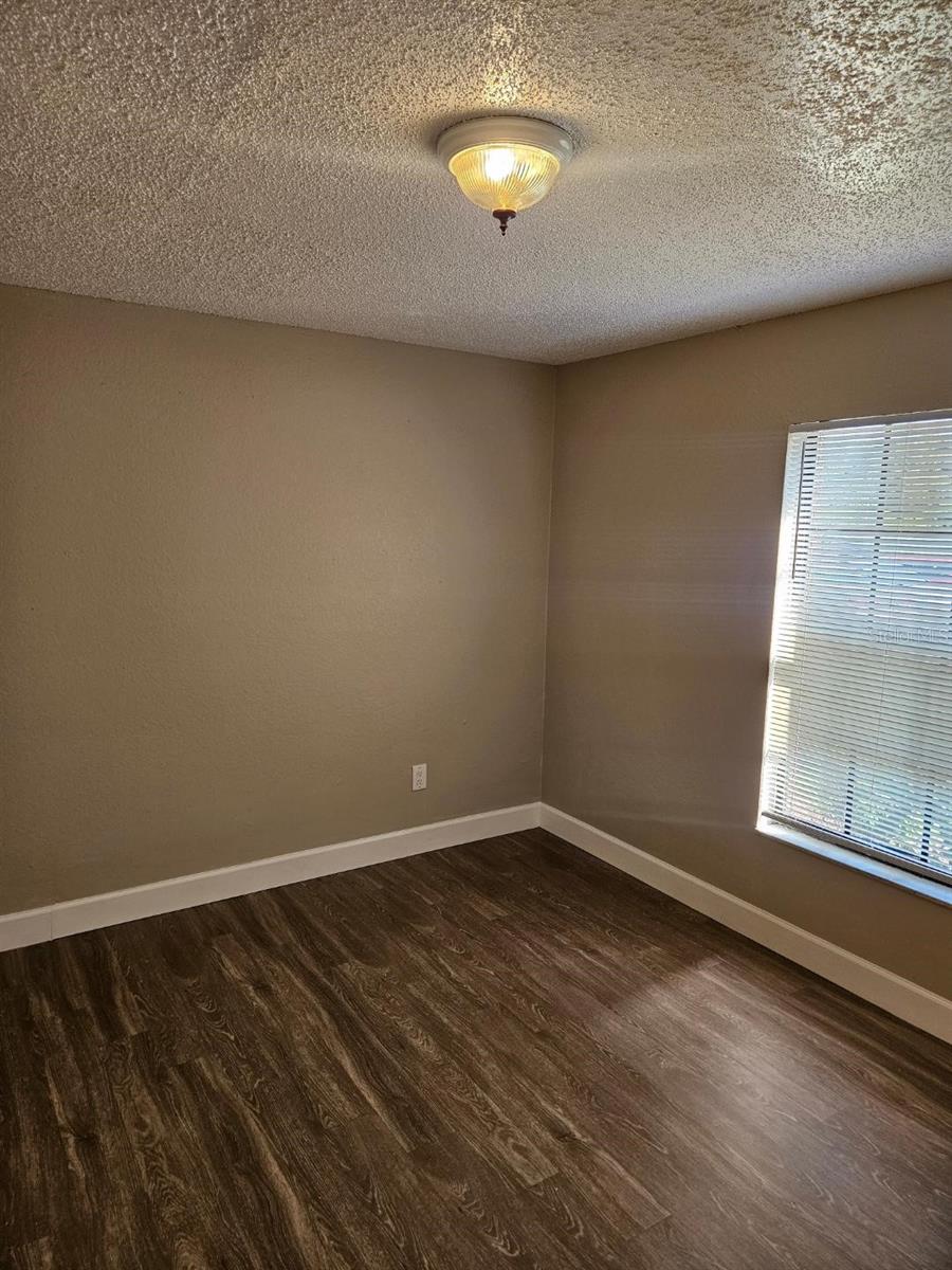 GLENDALE VILLAS A CONDO - Residential Lease