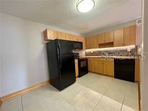 GLENDALE VILLAS A CONDO - Residential Lease