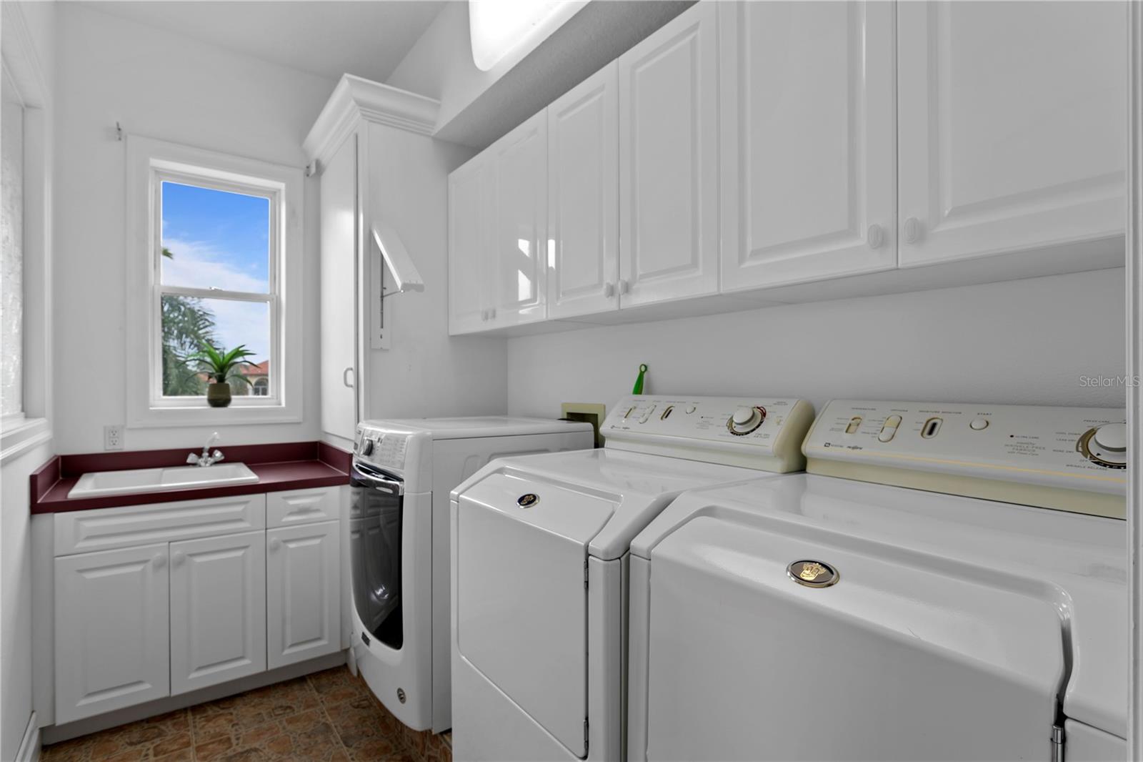 MARINA ESTATES - Residential