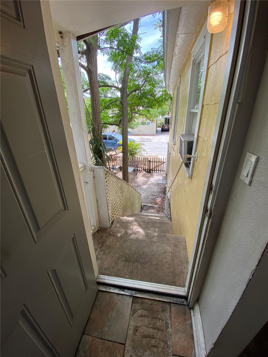 GRAHAMS E MEADE - Residential Lease