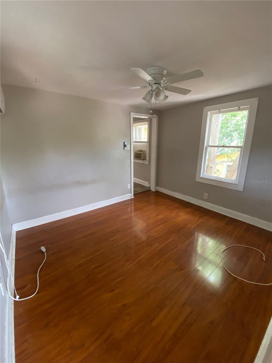 GRAHAMS E MEADE - Residential Lease