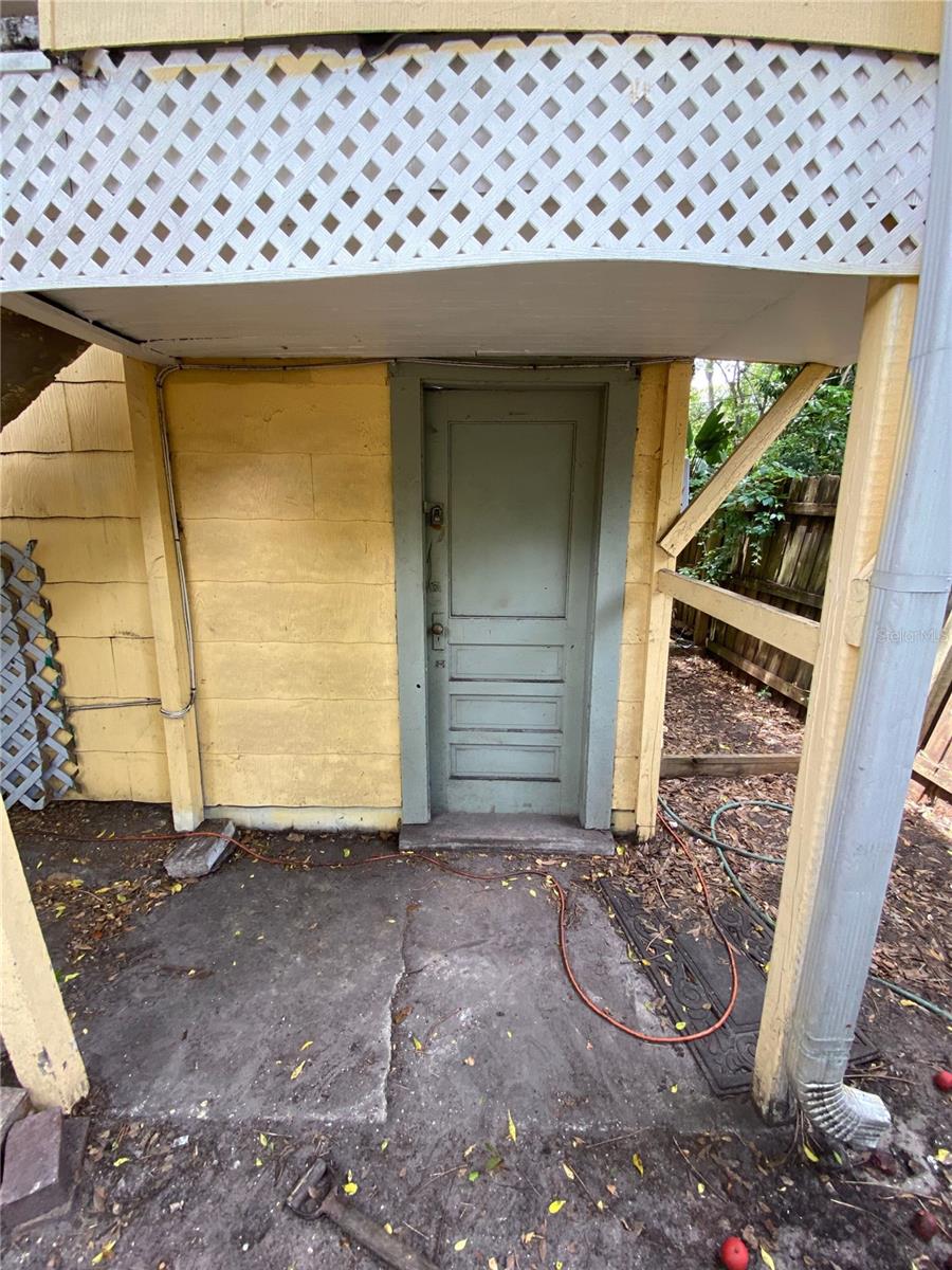 GRAHAMS E MEADE - Residential Lease