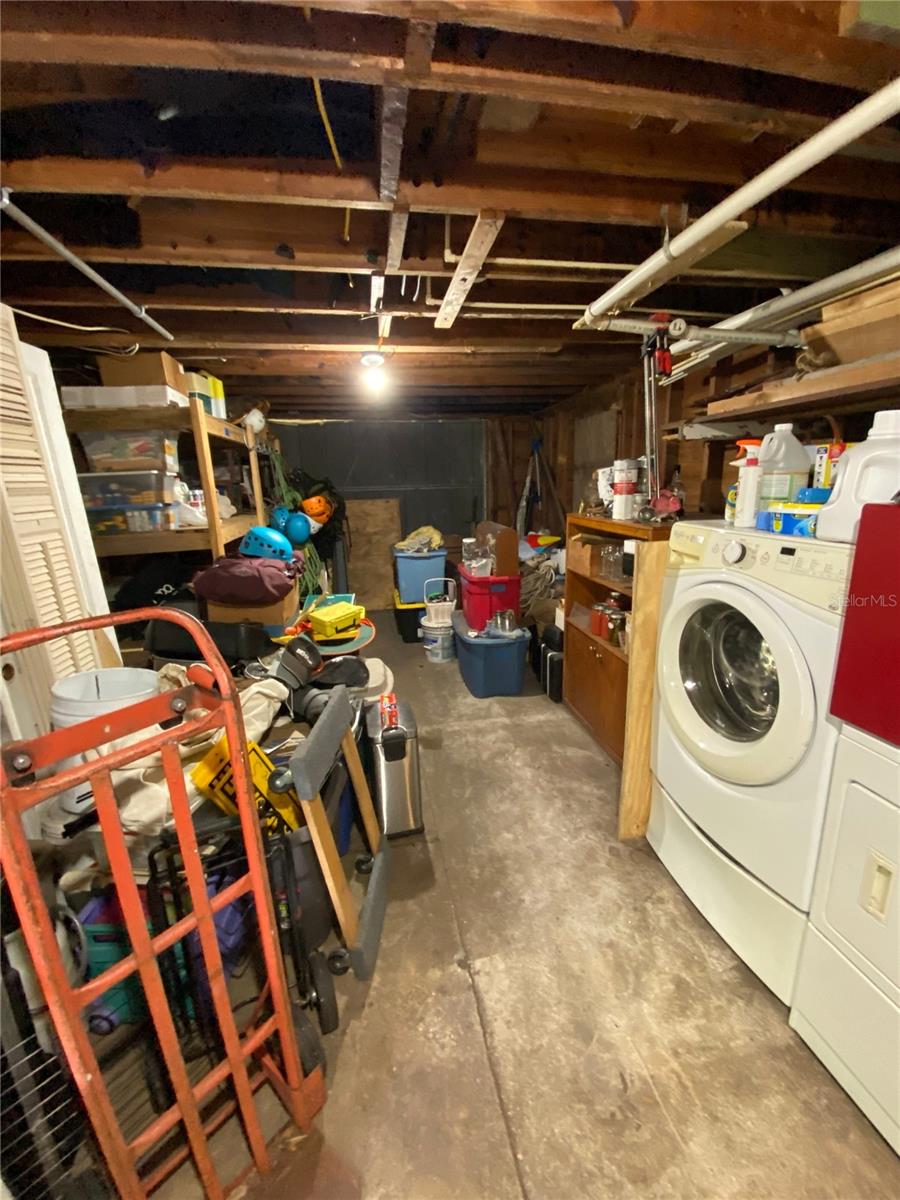 GRAHAMS E MEADE - Residential Lease