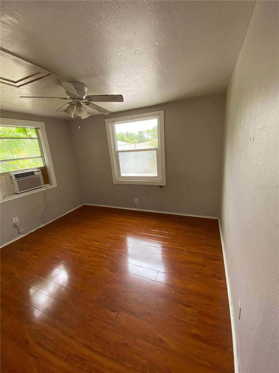 GRAHAMS E MEADE - Residential Lease