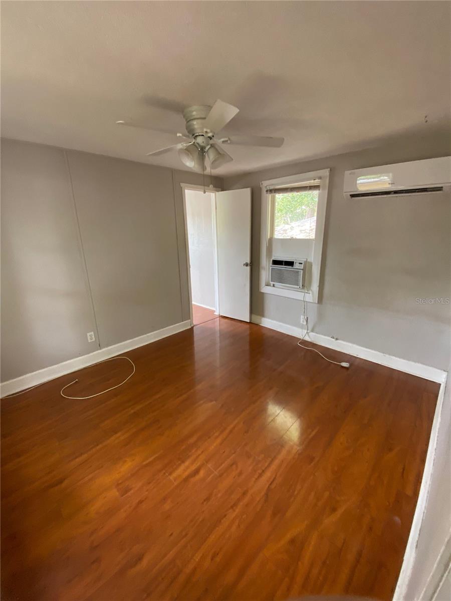GRAHAMS E MEADE - Residential Lease