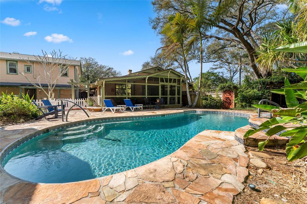 Photo of 1011 E Broad Street, Tampa, FL 33604 (MLS # TB8485646)