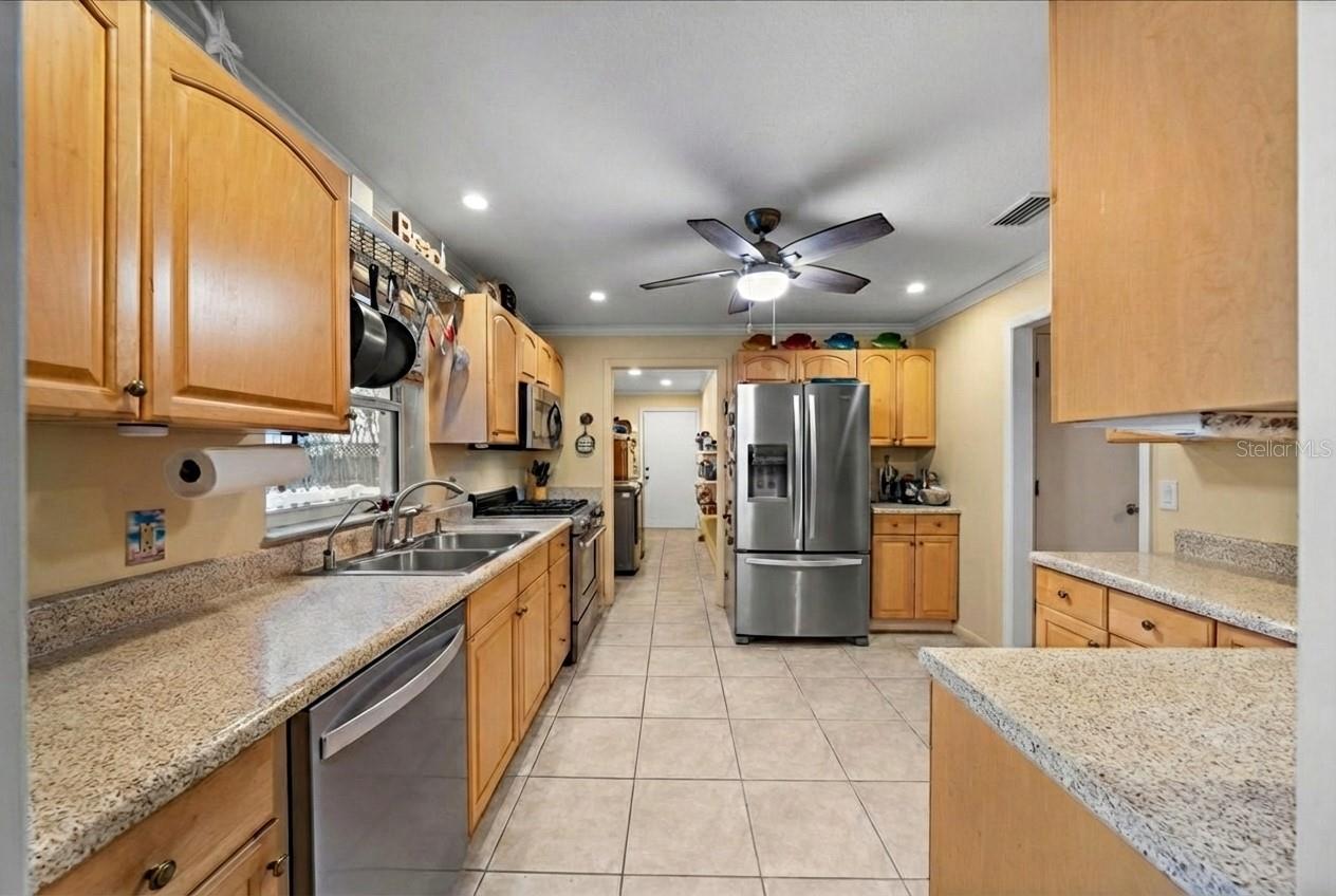 CAMELOT WEST - Residential