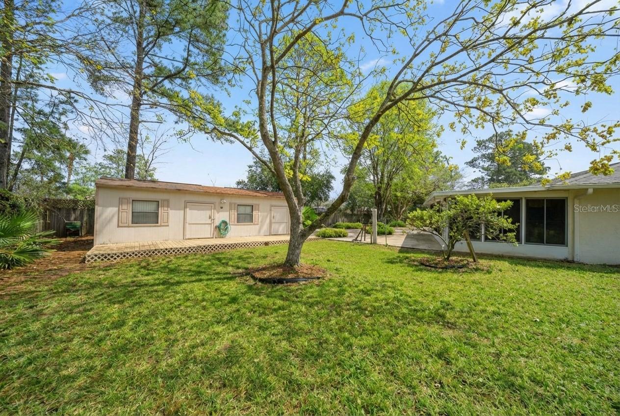 CAMELOT WEST - Residential