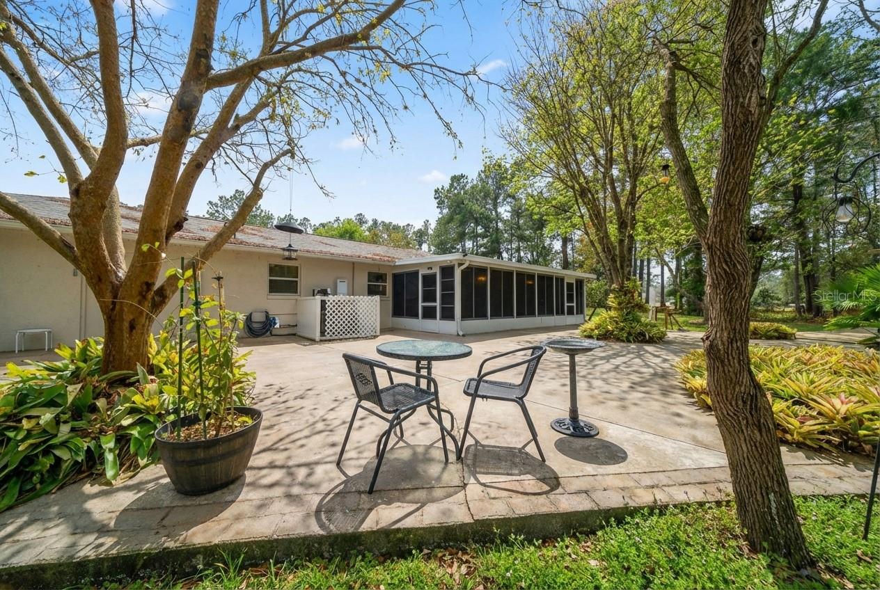 CAMELOT WEST - Residential