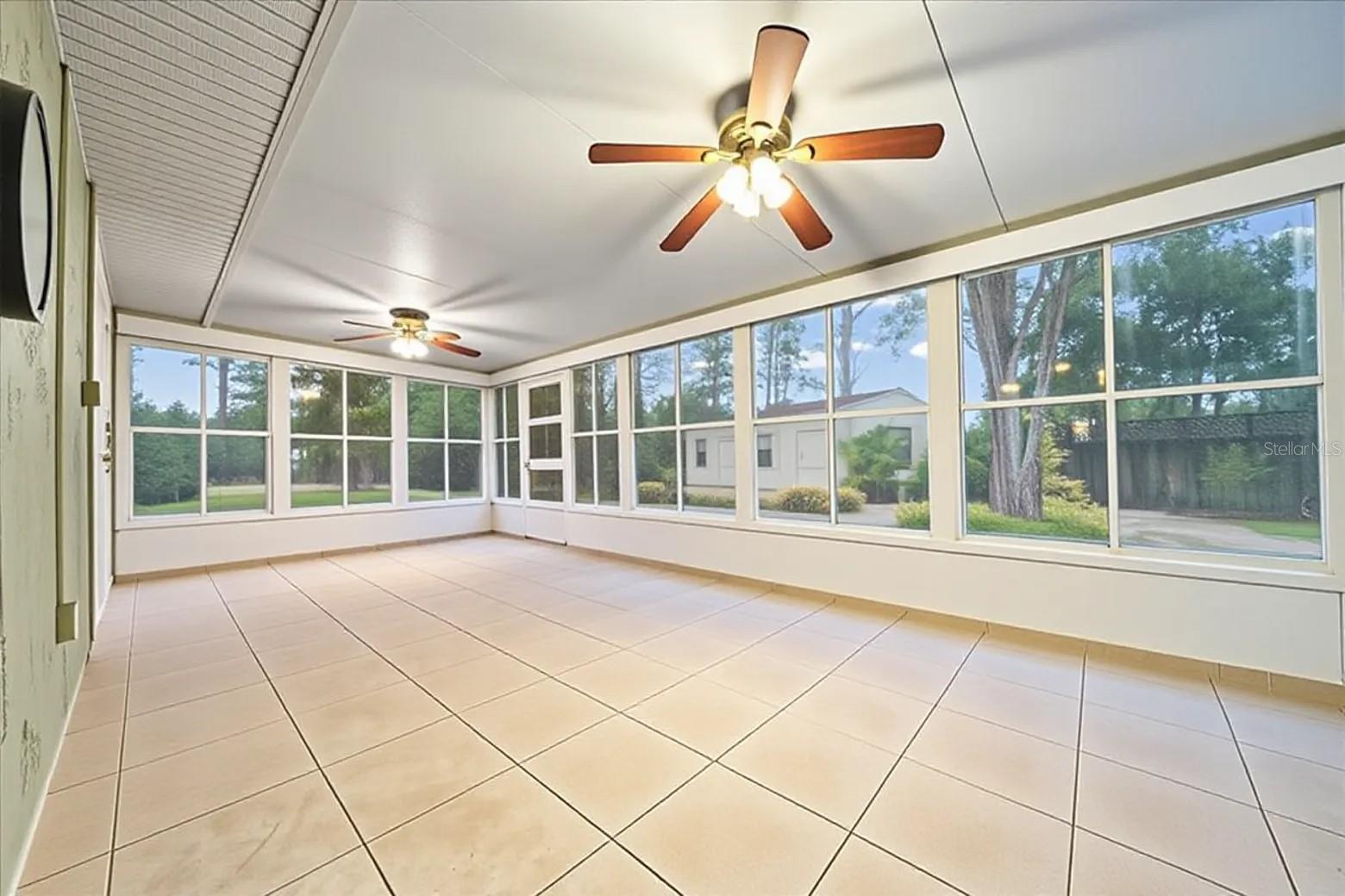 CAMELOT WEST - Residential