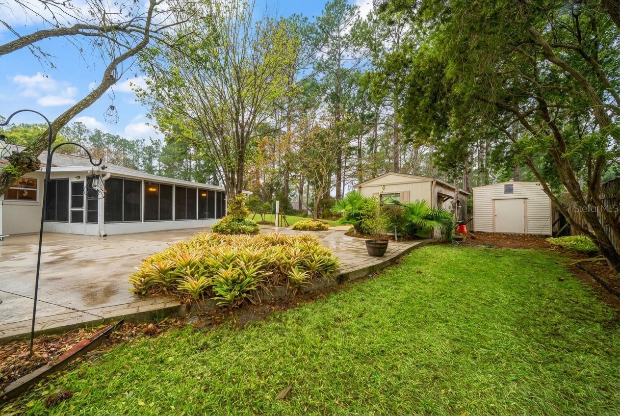 CAMELOT WEST - Residential