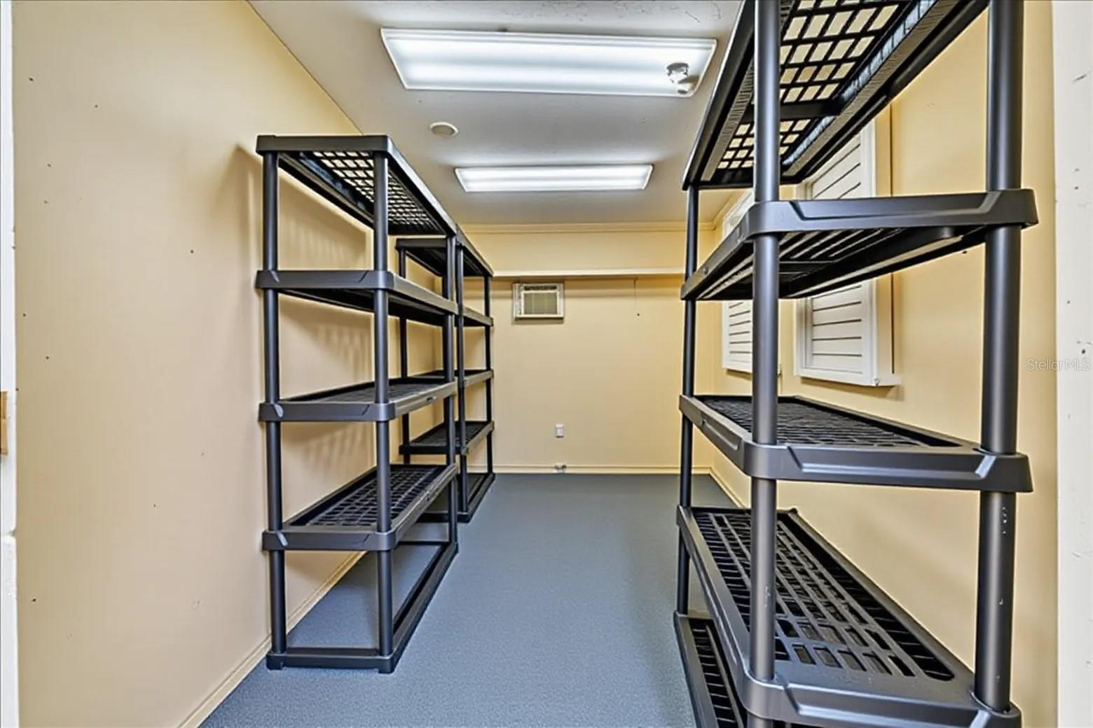 CAMELOT WEST - Residential