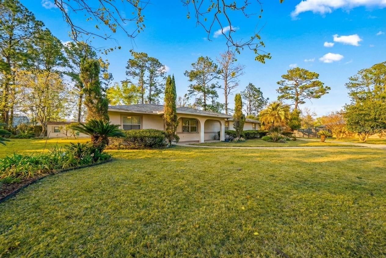 CAMELOT WEST - Residential