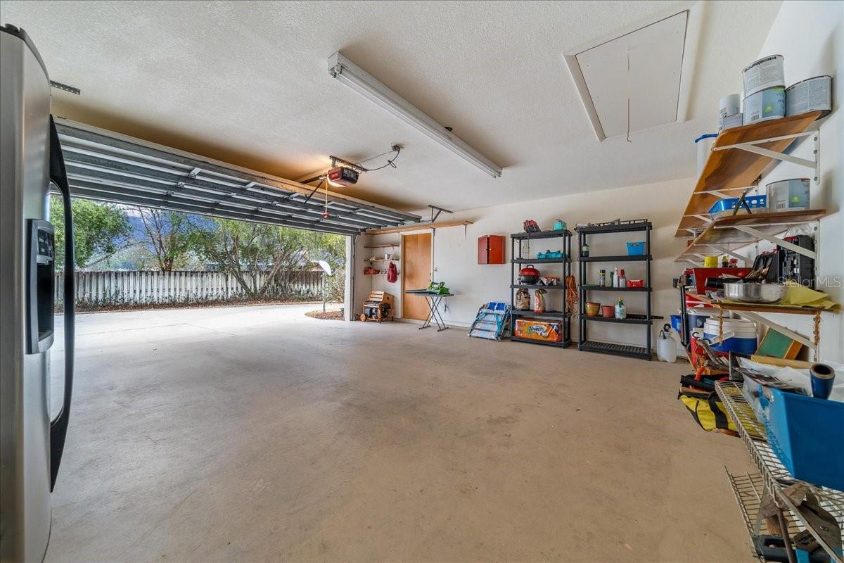 CAMELOT WEST - Residential