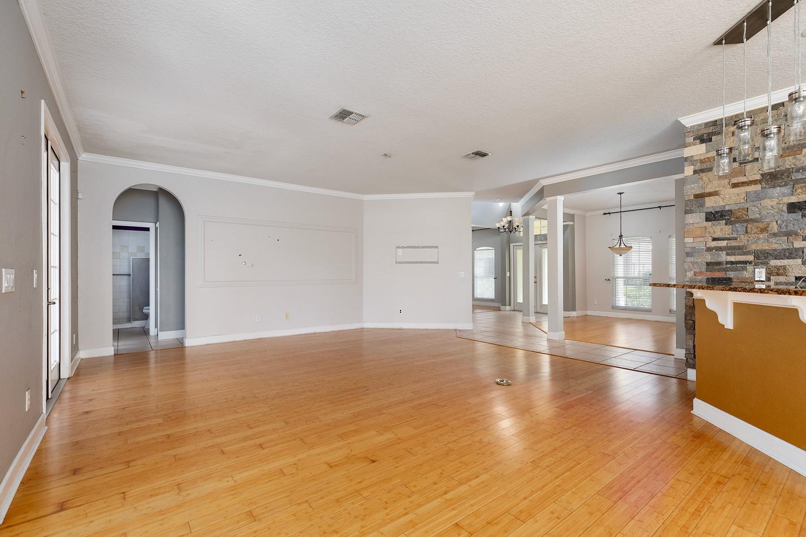 HUNTERS CREEK TR 515 PH 02 48 96 - Residential