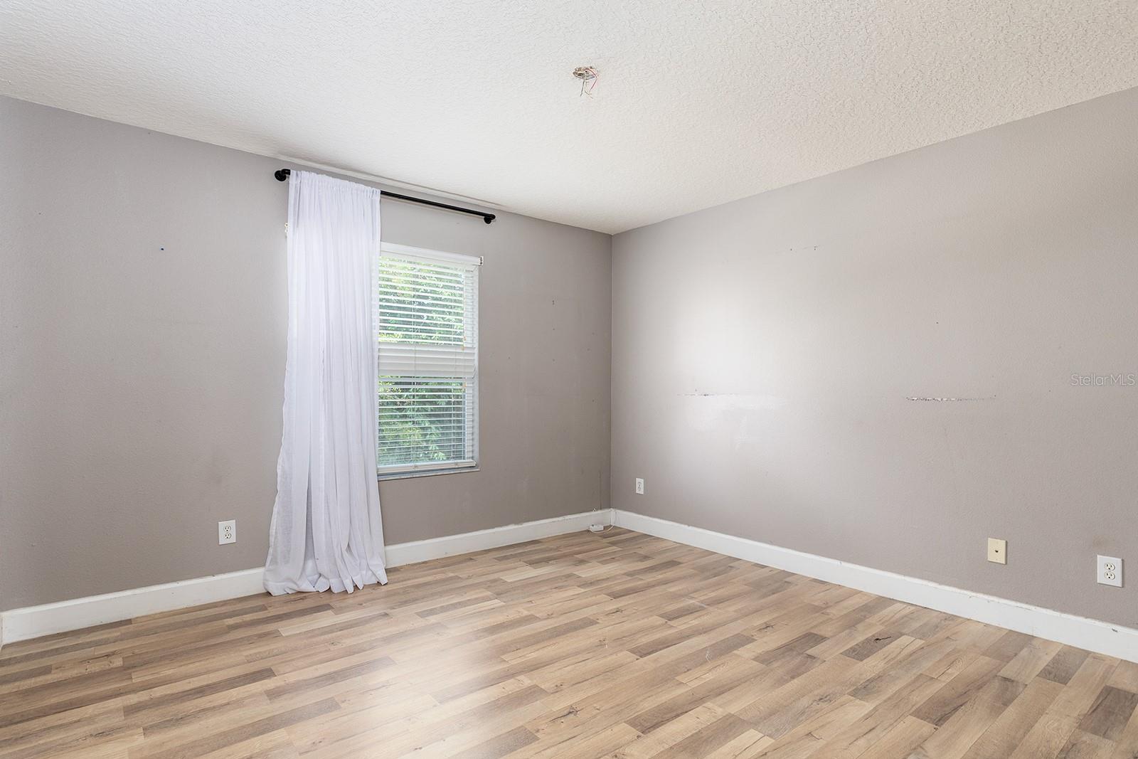 HUNTERS CREEK TR 515 PH 02 48 96 - Residential