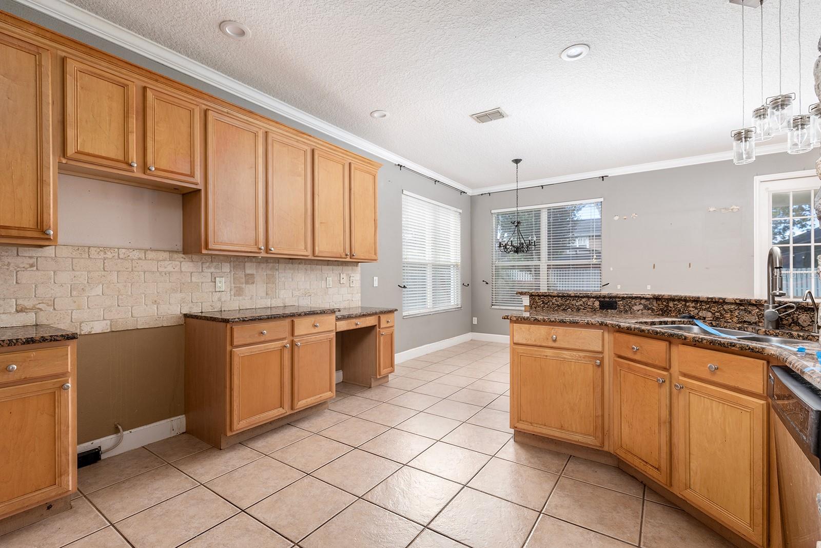 HUNTERS CREEK TR 515 PH 02 48 96 - Residential