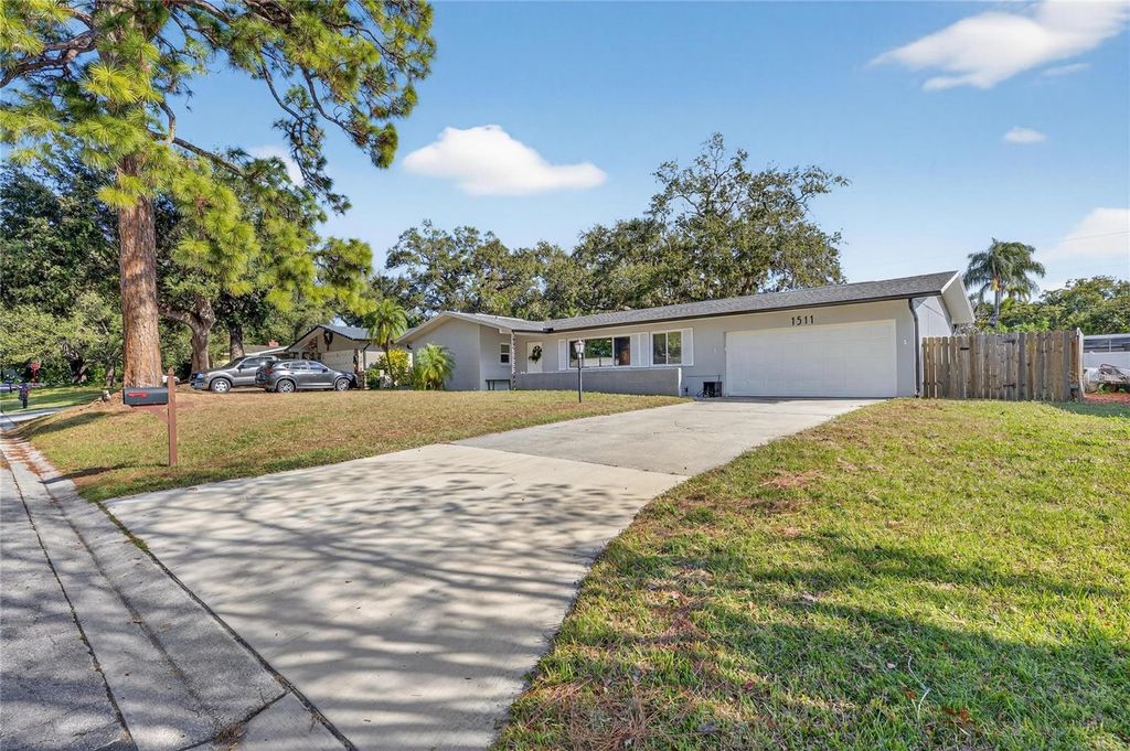 Photo of 1511 Hunter Lane, Clearwater, FL 33764 (MLS # TB8459105)
