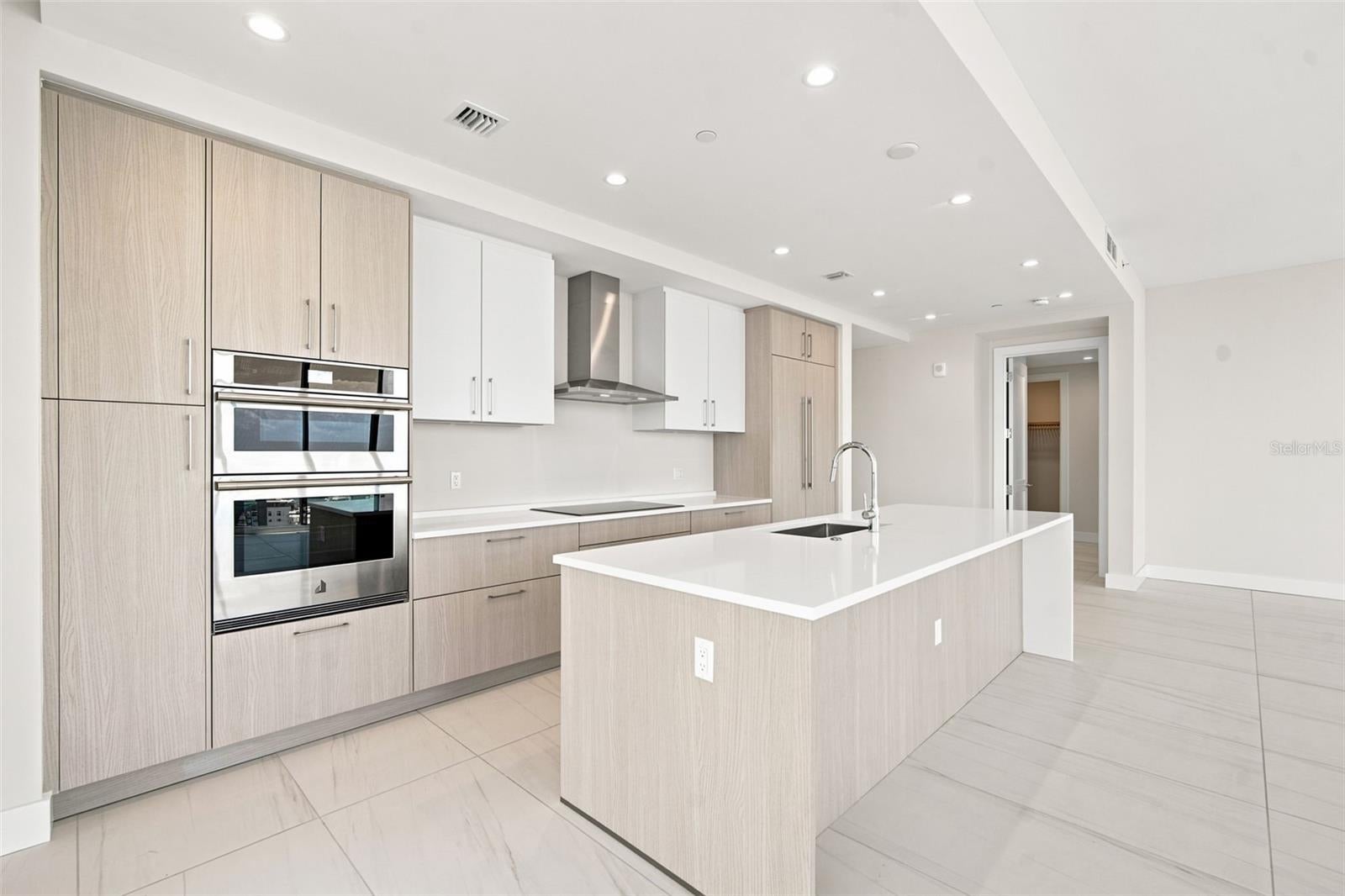275 1ST AVE SOUTH 2606