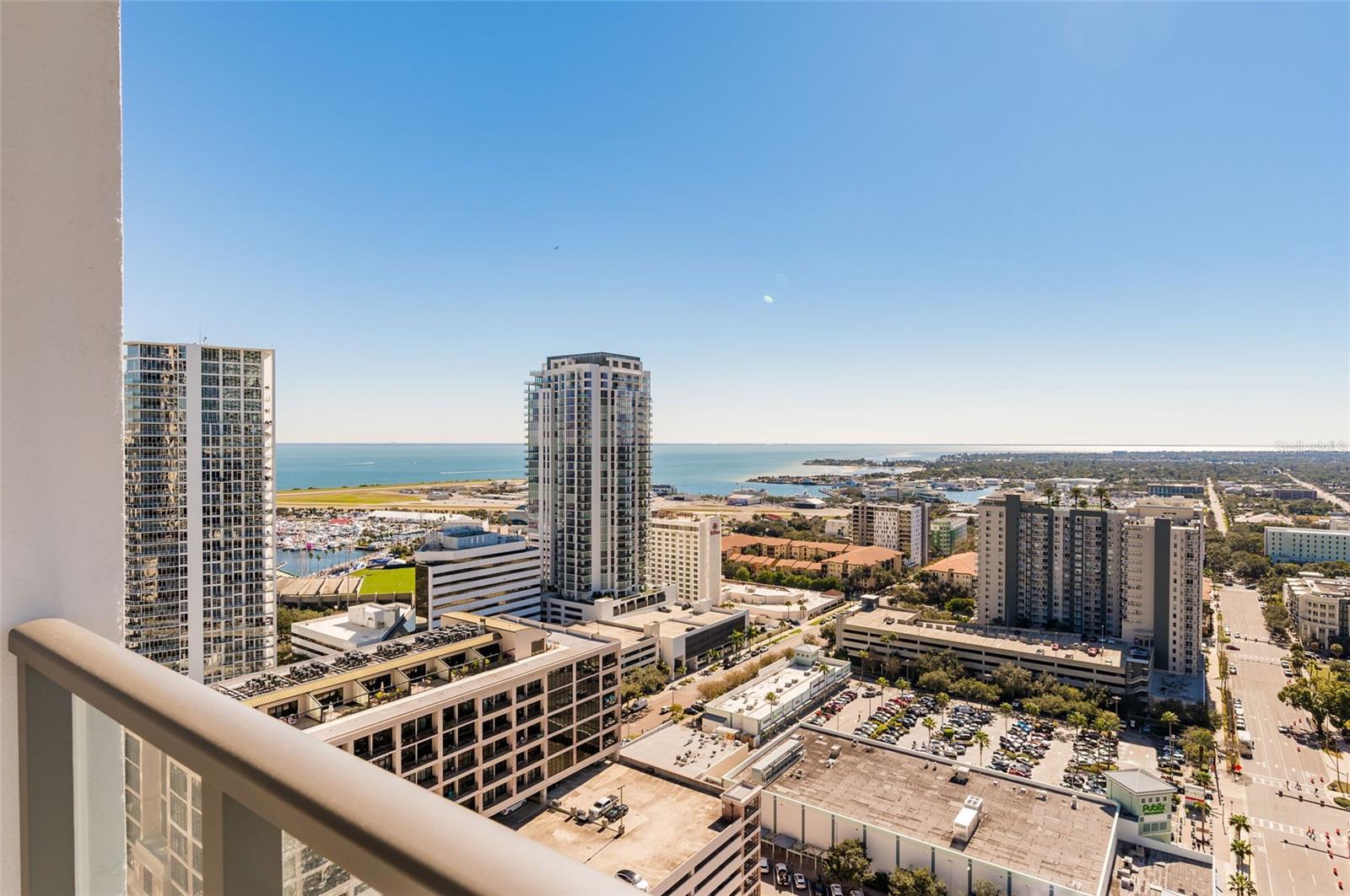 ART HOUSE - Residential