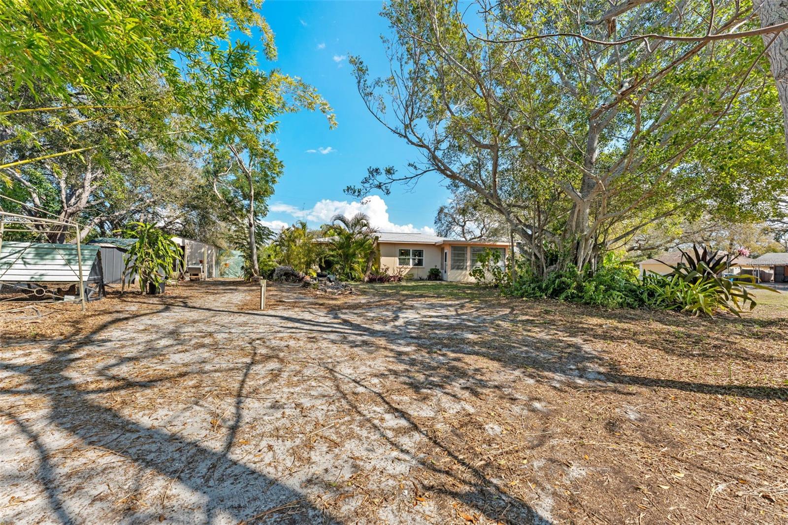 BAYOU HEIGHTS HANLONS - Residential