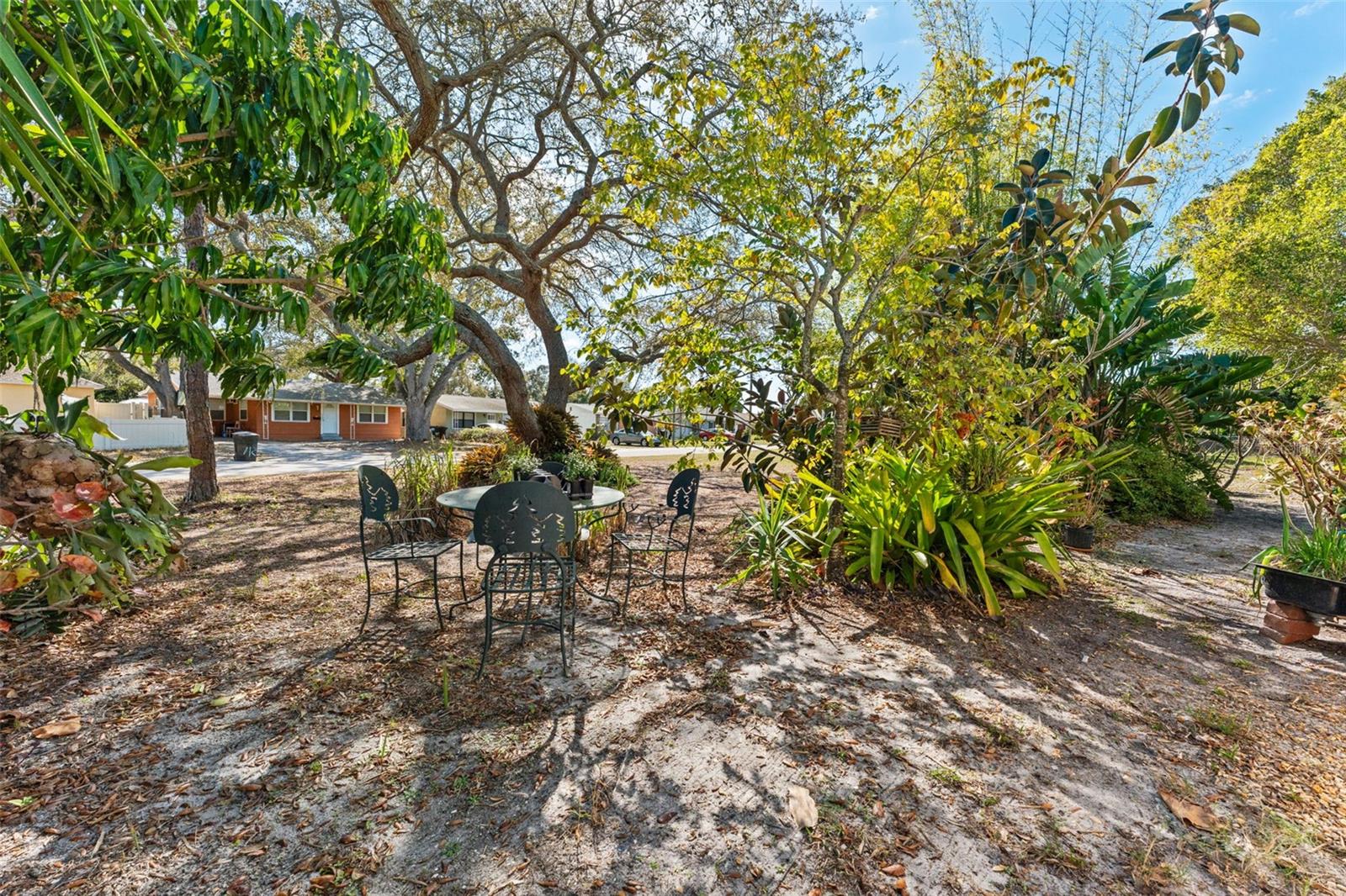 BAYOU HEIGHTS HANLONS - Residential