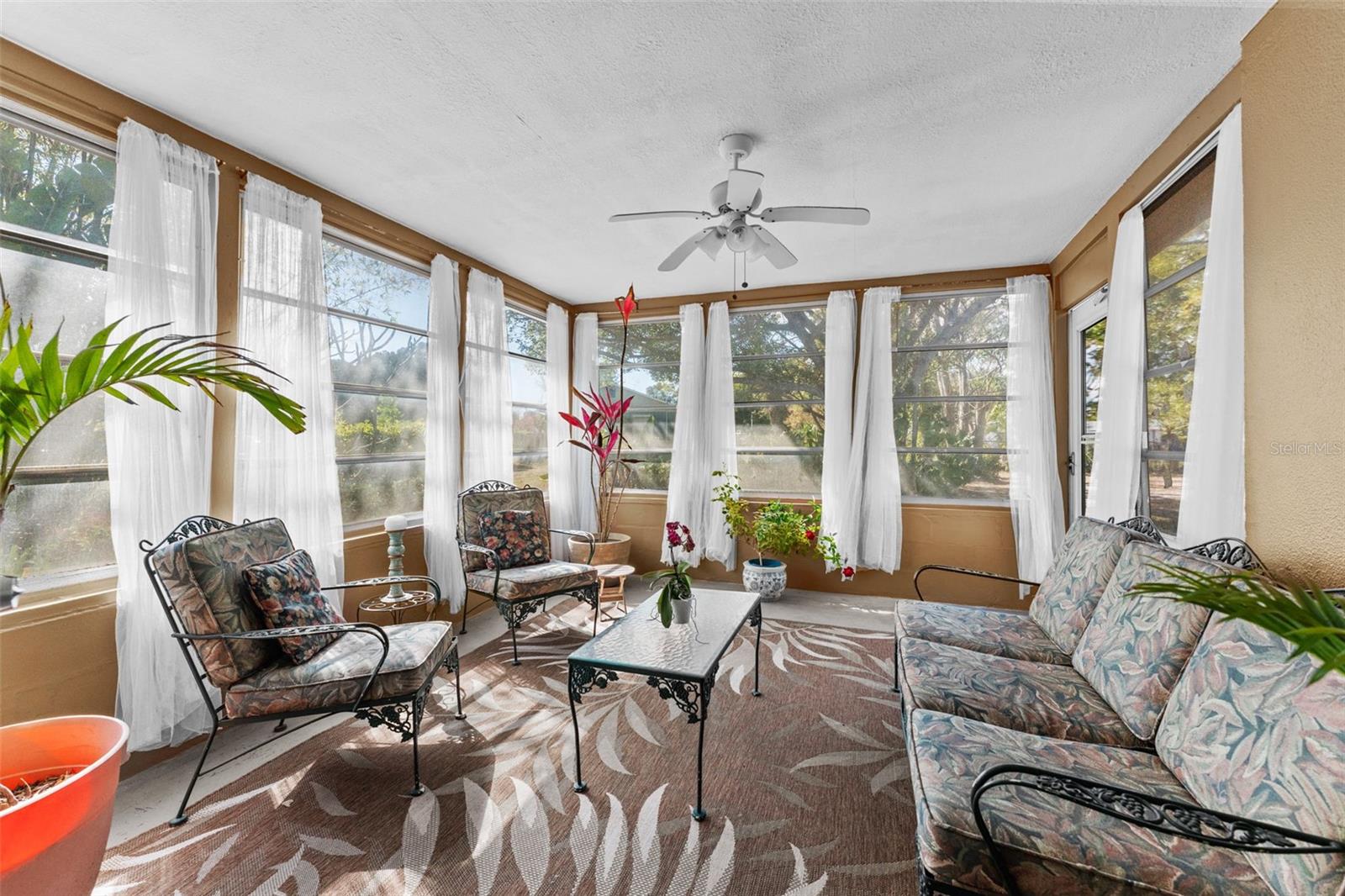 BAYOU HEIGHTS HANLONS - Residential