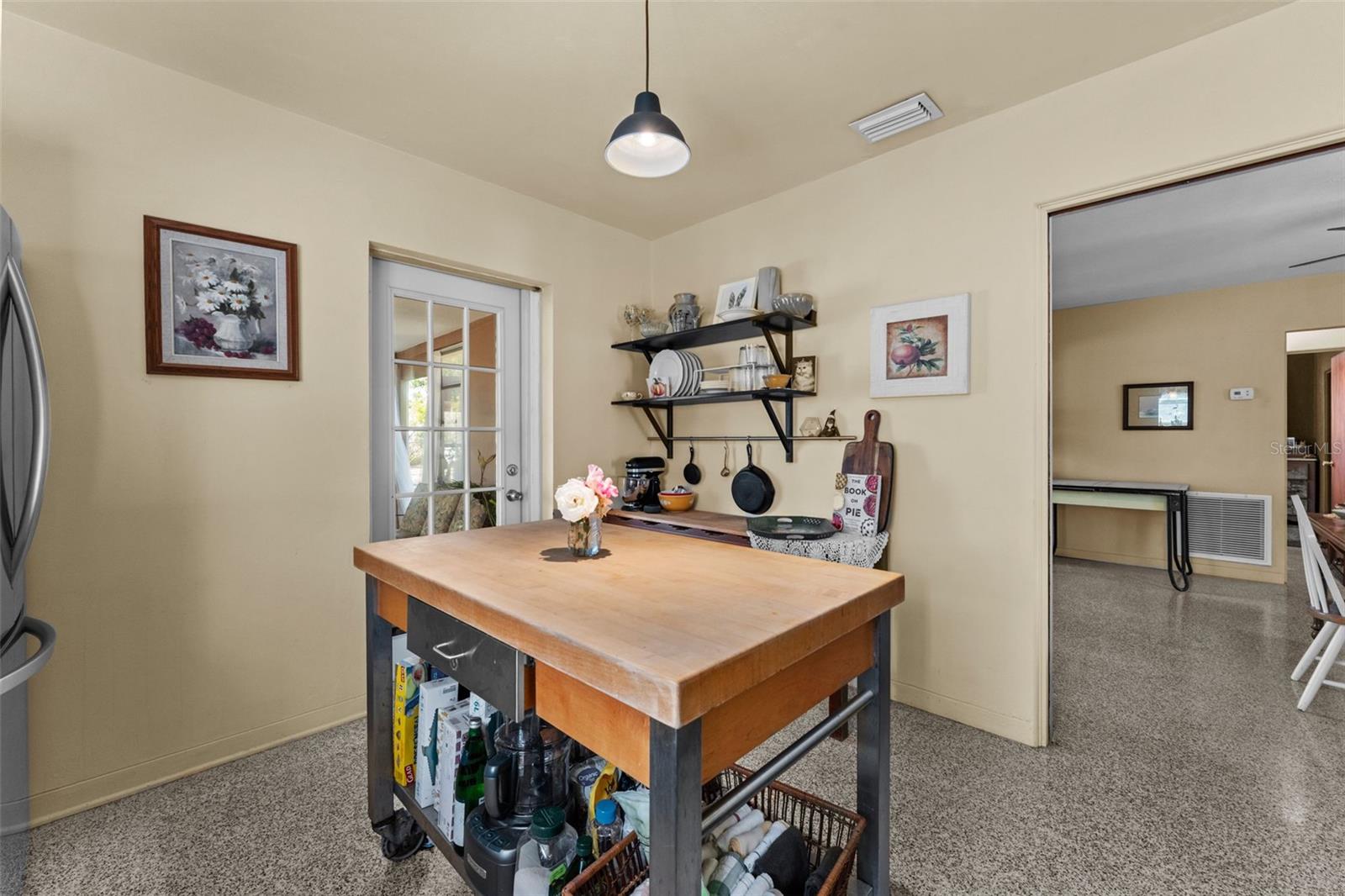 BAYOU HEIGHTS HANLONS - Residential