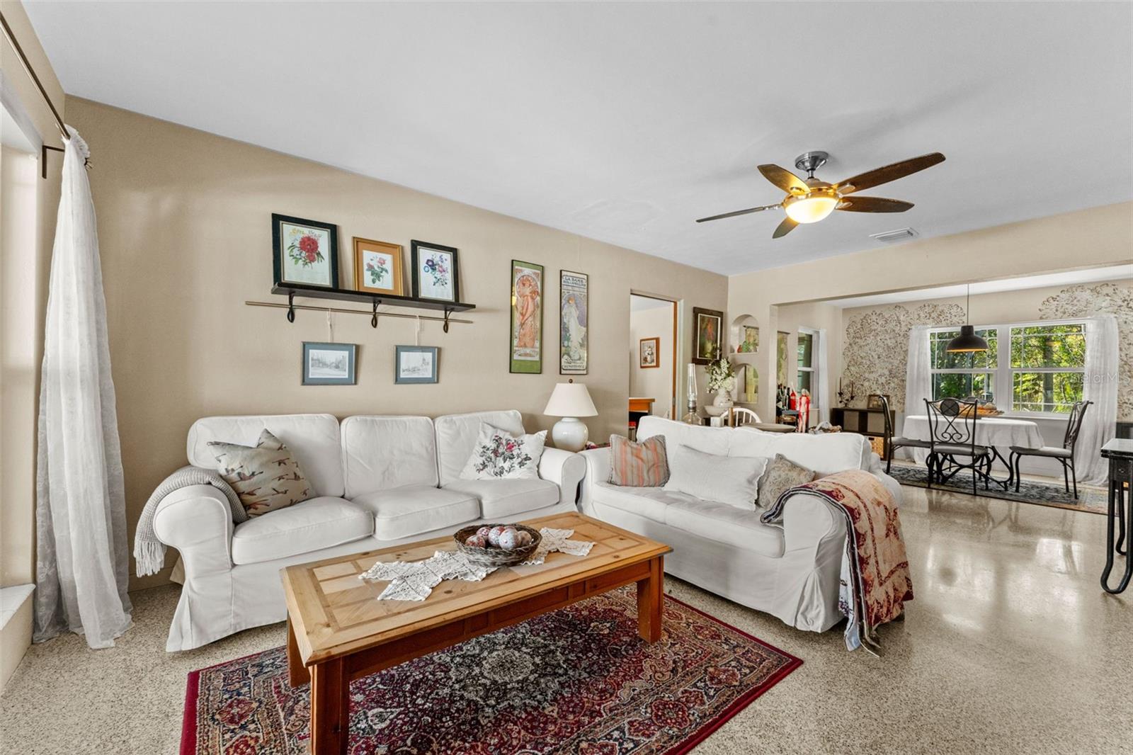 BAYOU HEIGHTS HANLONS - Residential