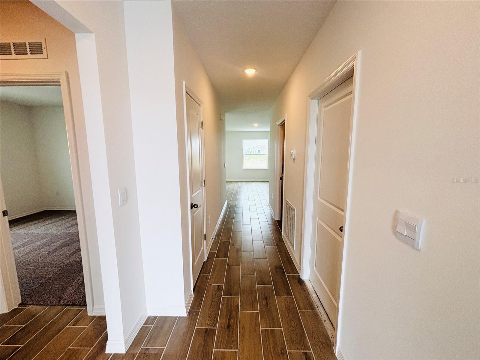 616 BROADOAK DRIVE