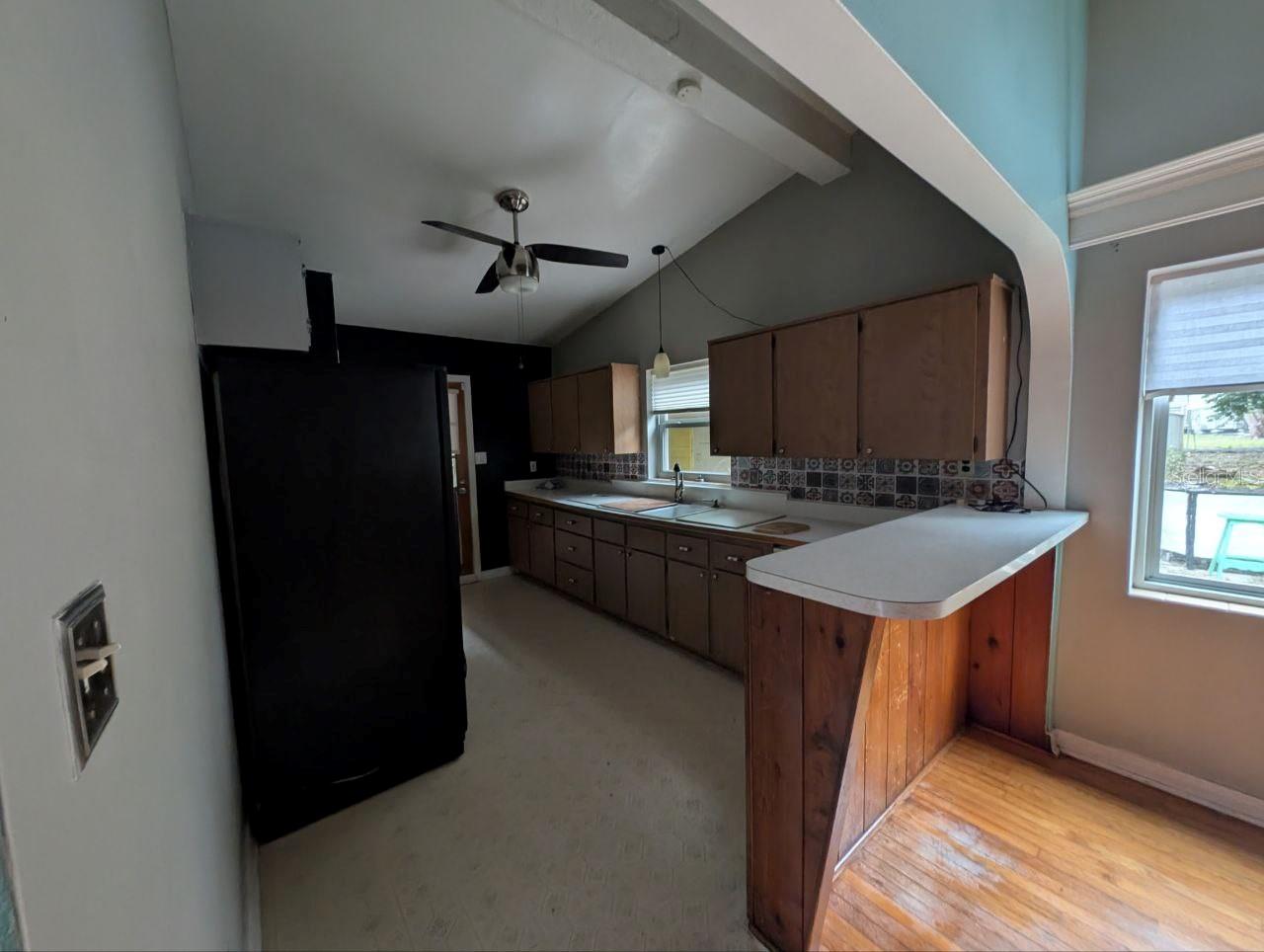 LEESBURG HILLSIDE MANOR - Residential