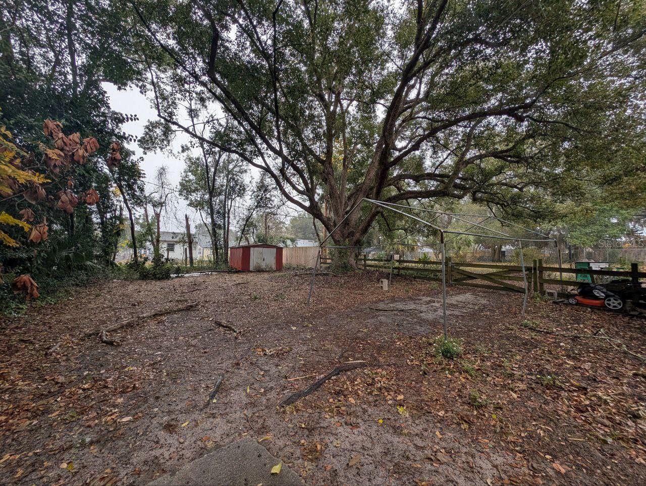 LEESBURG HILLSIDE MANOR - Residential