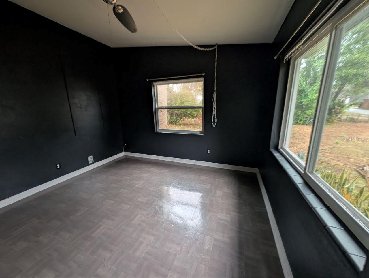 LEESBURG HILLSIDE MANOR - Residential