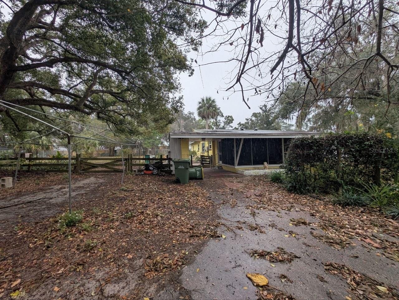 LEESBURG HILLSIDE MANOR - Residential