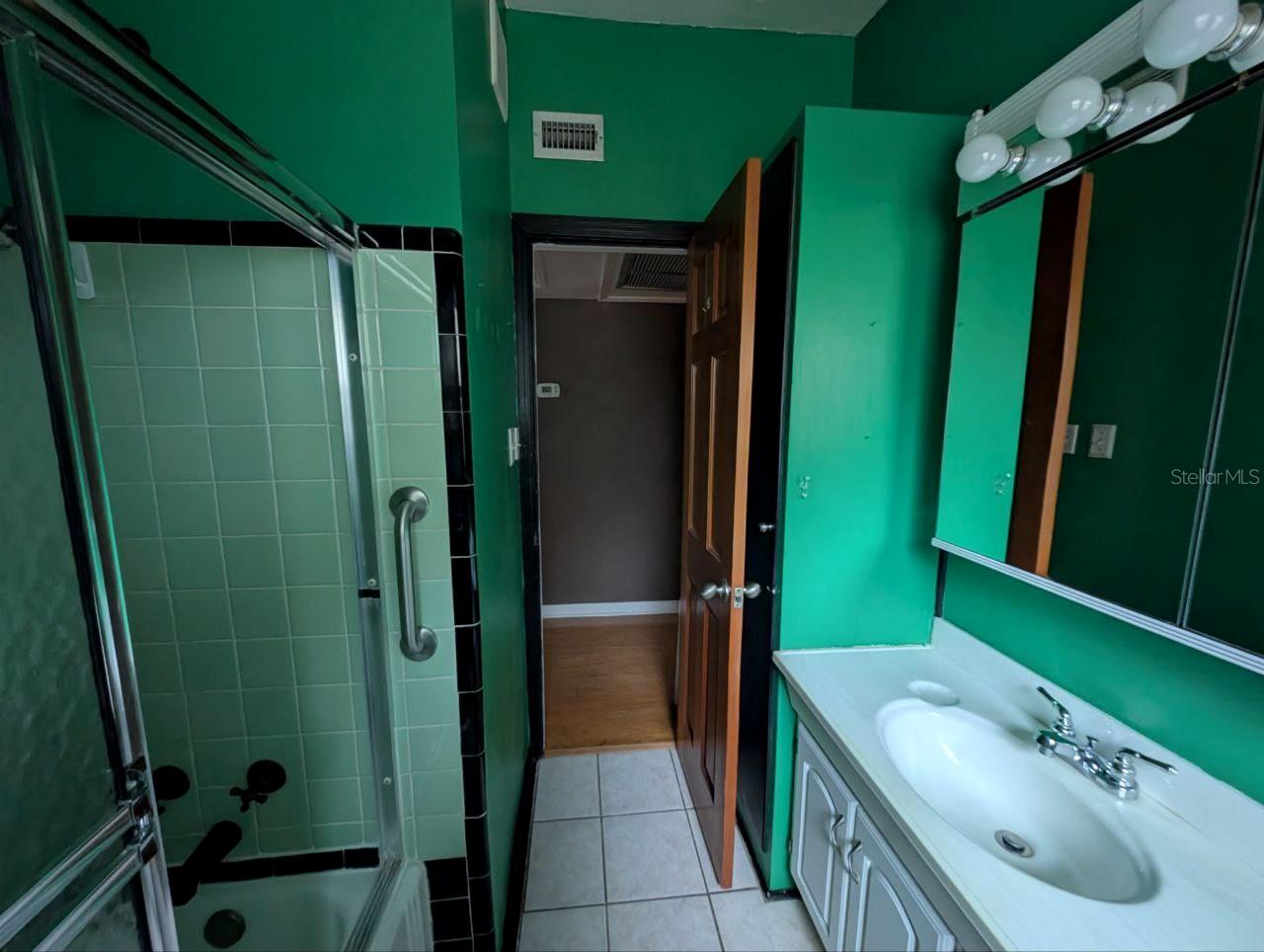 LEESBURG HILLSIDE MANOR - Residential