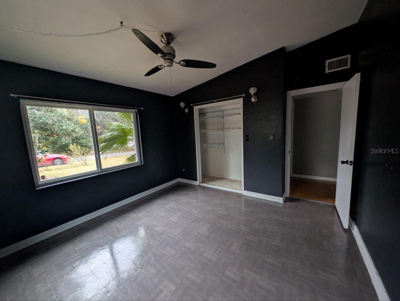 LEESBURG HILLSIDE MANOR - Residential