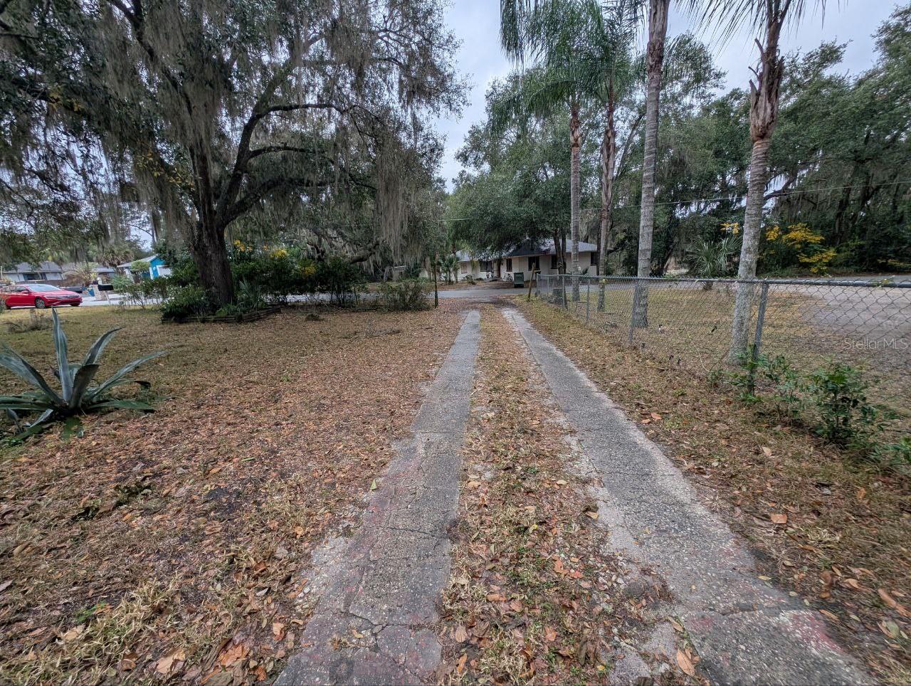 LEESBURG HILLSIDE MANOR - Residential