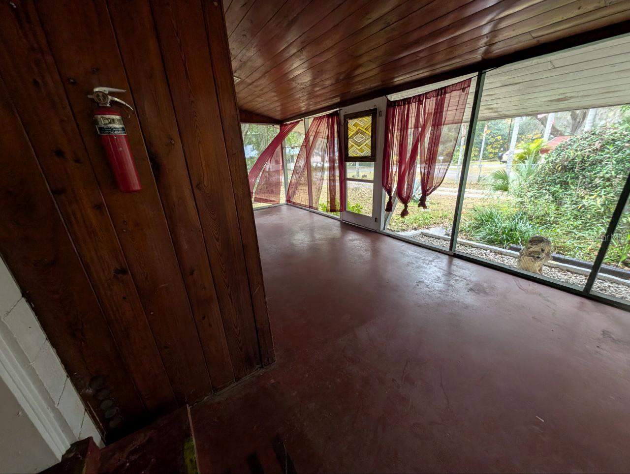 LEESBURG HILLSIDE MANOR - Residential