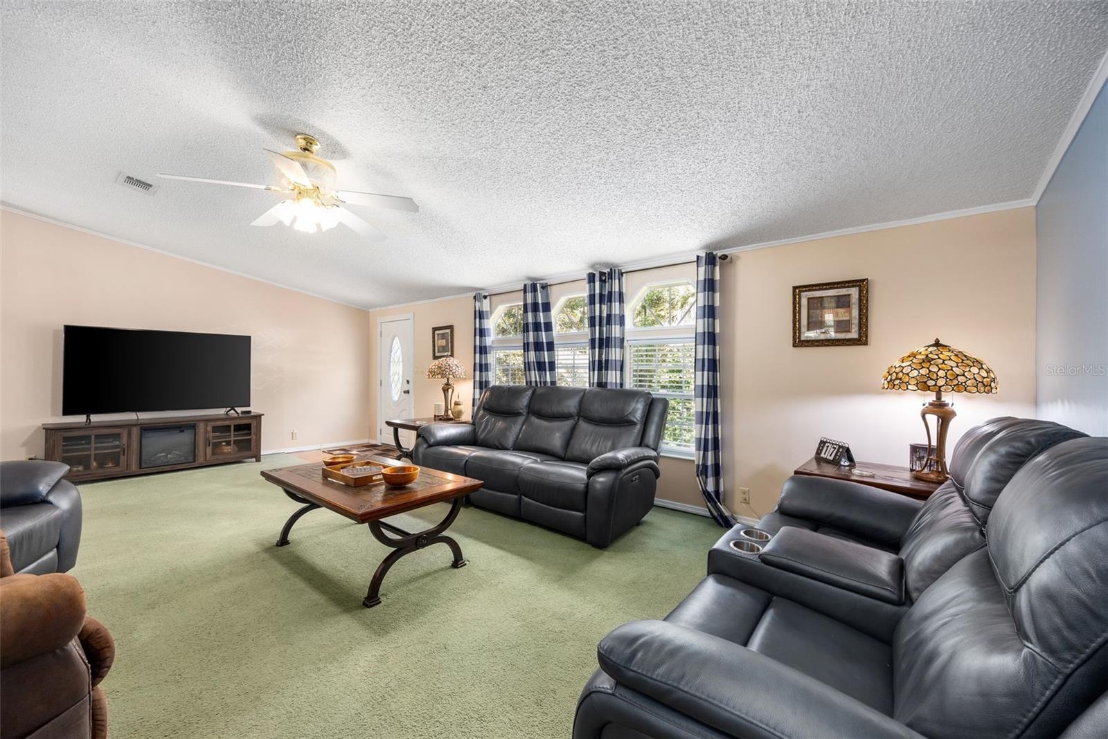 LAKE TROPICANA RANCHETTES - Residential