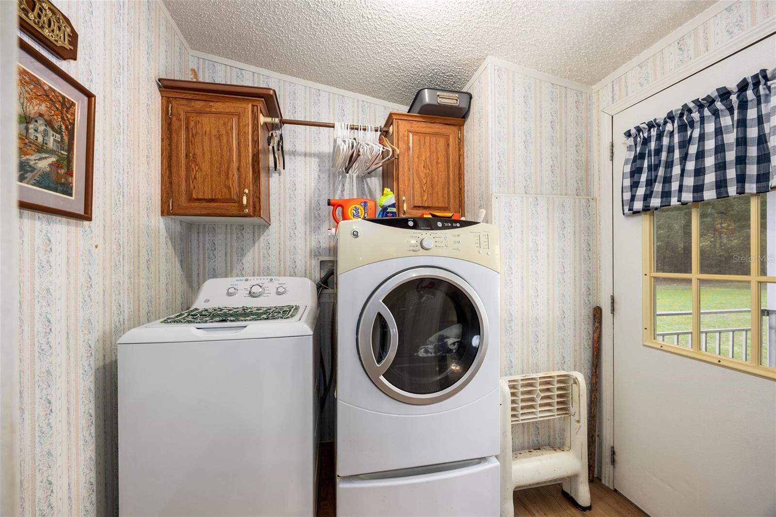 LAKE TROPICANA RANCHETTES - Residential