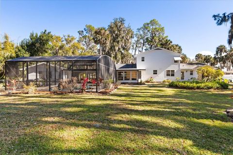 Tiny photo for 3001 Lakeshore Drive, Mount Dora, FL 32757 (MLS # G5106972)