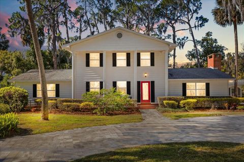 Tiny photo for 3001 Lakeshore Drive, Mount Dora, FL 32757 (MLS # G5106972)