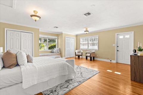 Tiny photo for 3001 Lakeshore Drive, Mount Dora, FL 32757 (MLS # G5106972)