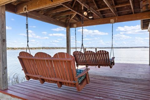 Tiny photo for 3001 Lakeshore Drive, Mount Dora, FL 32757 (MLS # G5106972)