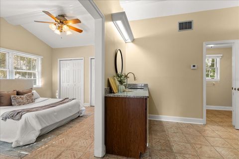 Tiny photo for 3001 Lakeshore Drive, Mount Dora, FL 32757 (MLS # G5106972)