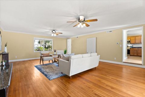 Tiny photo for 3001 Lakeshore Drive, Mount Dora, FL 32757 (MLS # G5106972)