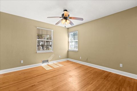 Tiny photo for 3001 Lakeshore Drive, Mount Dora, FL 32757 (MLS # G5106972)